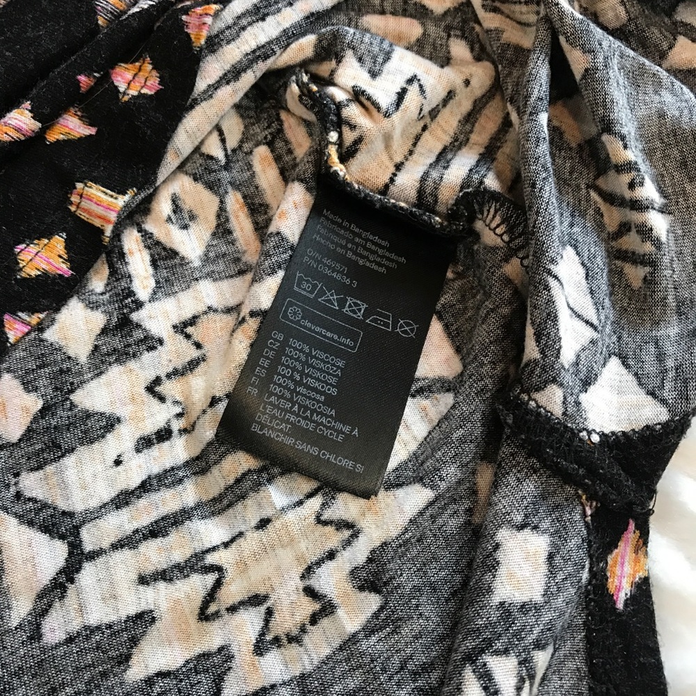 H&M Aztec Print Top - Picture 6 of 6
